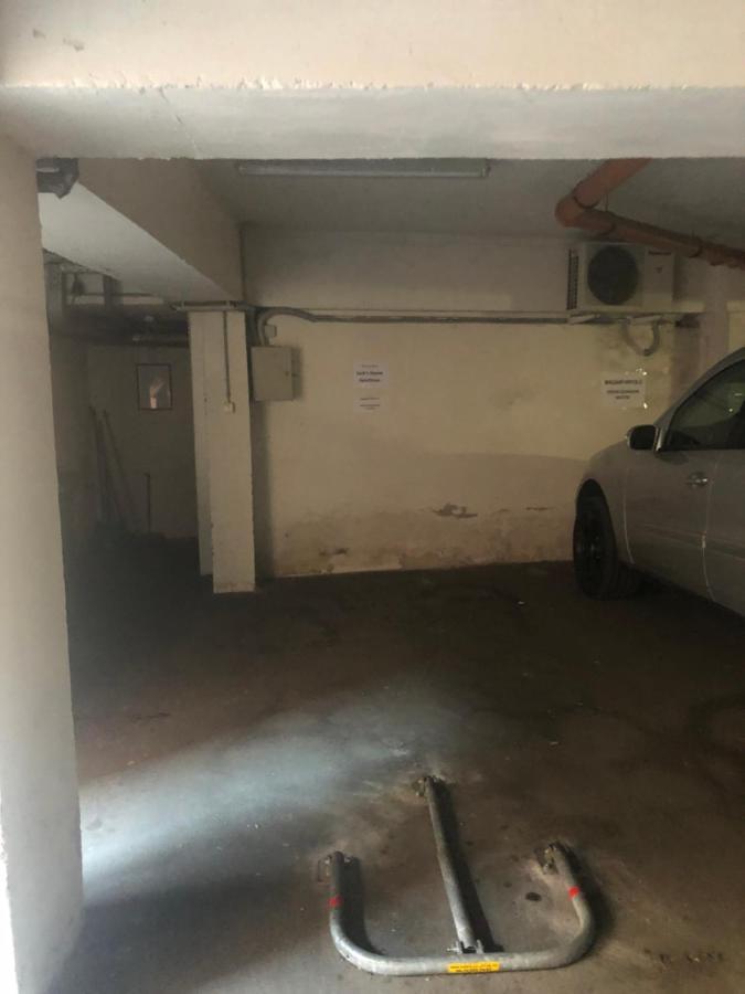 Jacks's - Free Parking *